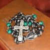 CHAPELET BUIS TEINTE ET MALACHITE "LE MALACHIS"