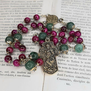 ROSARIO DE SAN MIGUEL EN JADE Y OJO DE TIGRE FUCSIA L'ANGELIS