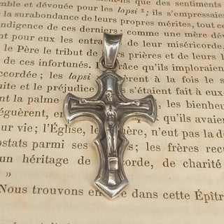 LA CHEVALIER ROSARY CROSS (SOLID SILVER)