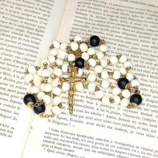 YAK BONE AND DYED BOXWOOD ROSARY THE OSSEUS
