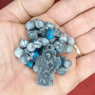 CHAPELET DE SAINT MICHEL EN JASPE PICASSO ET ŒIL DE TIGRE BLEU AZUR MAT LE MICHAELO