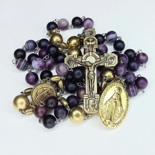 CHAPELET EN AGATE VIOLET ET LAITON LE PURPURA