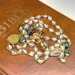 CRYSTAL AND EMERALD STONE ROSARY LE RAGADIS