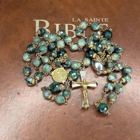 CHAPELET COLLIER TOUR DE COU en Émeraude 