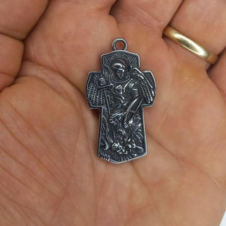 CROIX MÉDAILLE SAINT MICHEL INOX DORÉ